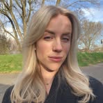 Julia Hollander - Facebook