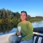Julia Hollander - Facebook