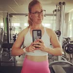 Julia Holzer - @fitmom.julez - Instagram