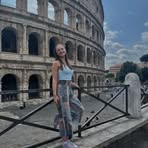 Julia Holzer - Facebook