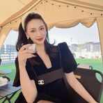 Julia Hung - Facebook