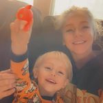 Julie Irons - @19dogs_and_counting - Instagram