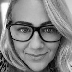 Julie Irons - @miss_j_irons - Instagram