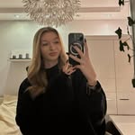 julia - @juliakania._ - Instagram