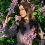 @j_u_l_i_a_k_e_y - Instagram
