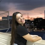 Júlia Leal - Facebook