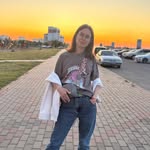 @julialeon_1017 - Instagram