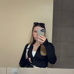 @_julialeroy_ - Instagram