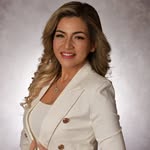 Julia Marroquin - @marroquinrealtor - Instagram