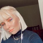 Julia Menard - Facebook