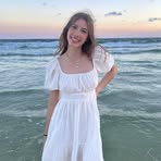 Julia Moller - Facebook