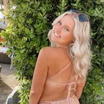 Julia Moore - @juliarosemoore - Instagram
