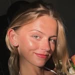 Julia Hutchens - @julianell321 - Instagram