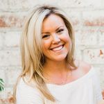 Julie Oates, CNM - @thesouthbaymidwife - Instagram