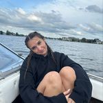 Julia Ouellette - @julaofilm - Instagram