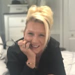 Julia Perry - @paintchipsandlipstick - Instagram