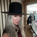 Julie Piatt - @srimati - Instagram