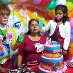 Julia Pincos - Facebook