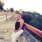 Julia Reinhardt - Facebook