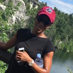 @julia.sealy - Instagram