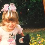 julia sharp - @frogtoez - Instagram
