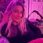 Julia Stowell - @stowelljulia - Instagram