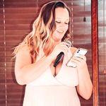 Julie Sugden - @coffee_breakconvos - Instagram