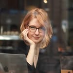 Julia Thiele - @juliawritesabook - Instagram