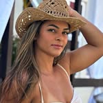 Júlia Tiné - @juliasalestine - Instagram