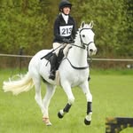 Julia Webb - @theinjuredeventer - Instagram