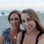 Julie Willard - @jwsinglelady - Instagram