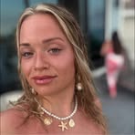 Julia Winters - Facebook