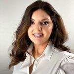 Julie Baumgartner - @julieabaumgartner - Instagram