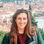 Julie C• Expert Digital Nomad Guide - @juliebetrippin - Instagram