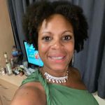 Julie Crew - @queenie2509 - Instagram