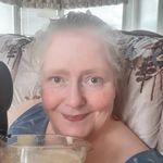 Julie Dewsbury - @dewsbury.julie - Instagram