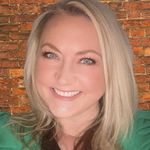 Julie Doss - @juliedoss_authorandnarrator - Instagram