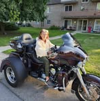 Julia Hutt - Facebook