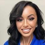 Julie Jacobs - @whatstrendingwithjulie - Instagram