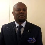 Banque Qui Paye Kalé - @juliekalenga - Instagram