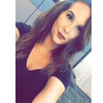 Julie Moore - @julieeemoore.e - Instagram