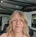Julie Munro - Facebook