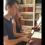 Julie & Nathan - @4mains_1piano - Instagram