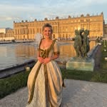 Julie Rue - @julie_rue11 - Instagram