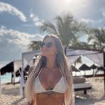 Julie sinclair - @stillknocks - Instagram