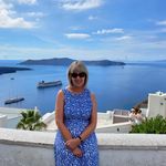 Julie Sinclair - @julie.sinclair.5203 - Instagram