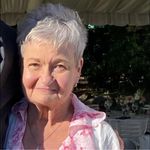 Julie Standish - @standish2222 - Instagram