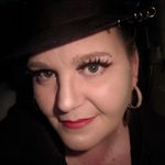 Julie Streeter-Curtis - @jewels1978 - Instagram