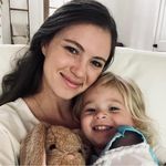 Julie Moss Holloway - @jholloway10 - Instagram