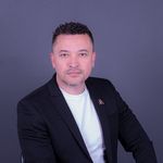 Julio Mora | Diseñador de moda - @juliomoram - Instagram